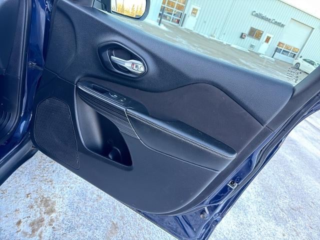 2015 Jeep Cherokee 4d SUV 4WD Latitude