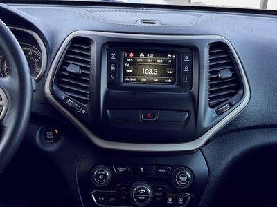 2015 Jeep Cherokee 4d SUV 4WD Latitude