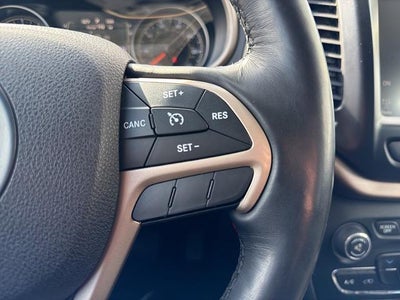 2015 Jeep Cherokee 4d SUV 4WD Altitude V6
