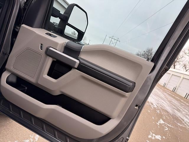 2022 Ford Super Duty F-350 SRW XLT Crew Cab 8' Box