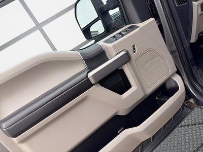 2022 Ford Super Duty F-350 SRW XLT Crew Cab 8' Box