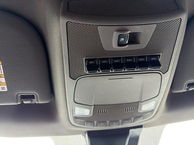 2022 Ford Super Duty F-350 SRW XLT Crew Cab 8' Box