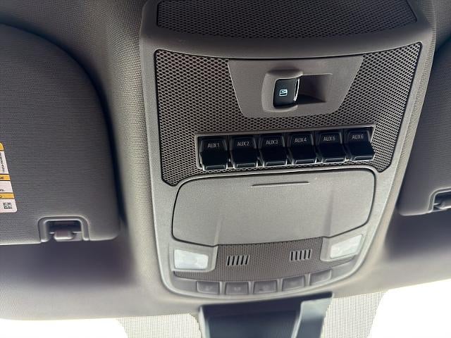 2022 Ford Super Duty F-350 SRW XLT Crew Cab 8' Box