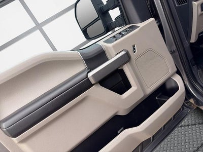 2022 Ford Super Duty F-350 SRW XLT Crew Cab 8' Box