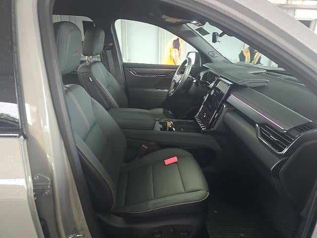 2026 GMC Acadia AWD AT4