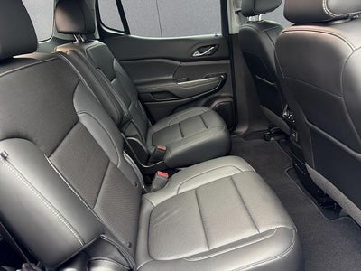 2022 GMC Acadia SLT