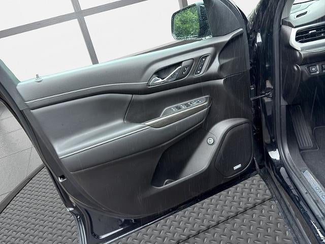 2022 GMC Acadia SLT
