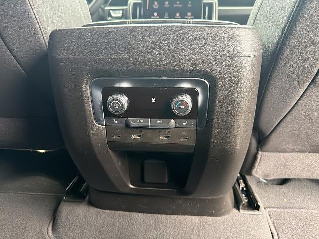 2025 GMC Yukon Elevation