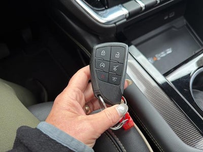 2025 GMC Yukon Elevation