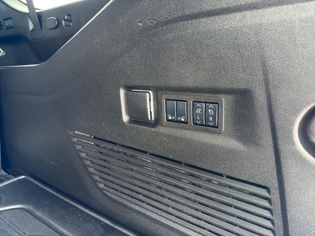 2025 GMC Yukon XL AT4