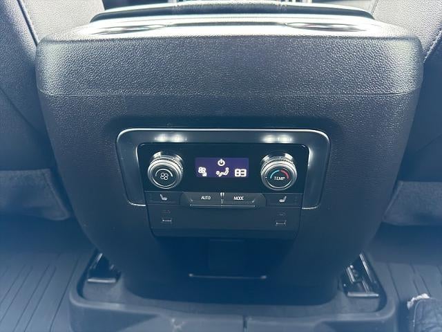 2025 GMC Yukon XL AT4