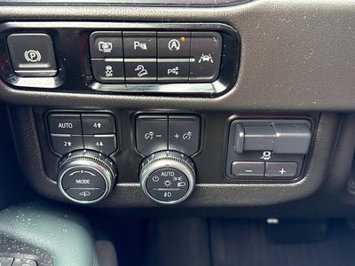 2025 GMC Yukon XL AT4