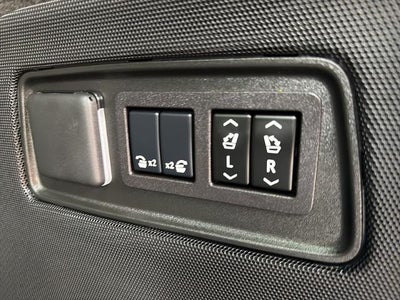 2025 Cadillac Escalade ESV 4WD Premium Luxury