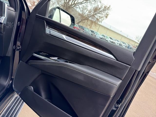 2025 Cadillac Escalade ESV 4WD Premium Luxury