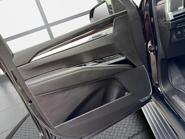 2025 Cadillac Escalade ESV 4WD Premium Luxury