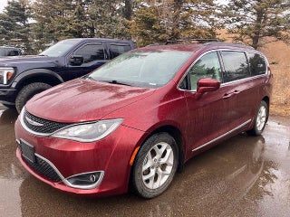 2017 Chrysler Pacifica 4d Wagon Touring-L