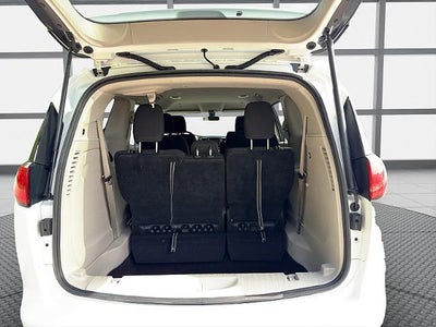 2022 Chrysler Voyager LX