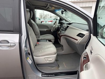 2014 Toyota Sienna 4d Wagon XLE
