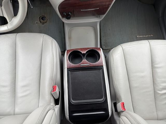 2014 Toyota Sienna 4d Wagon XLE