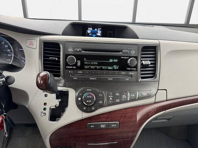 2014 Toyota Sienna 4d Wagon XLE