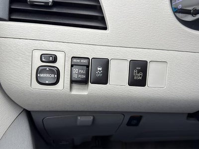 2014 Toyota Sienna 4d Wagon XLE