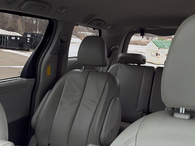 2014 Toyota Sienna 4d Wagon XLE