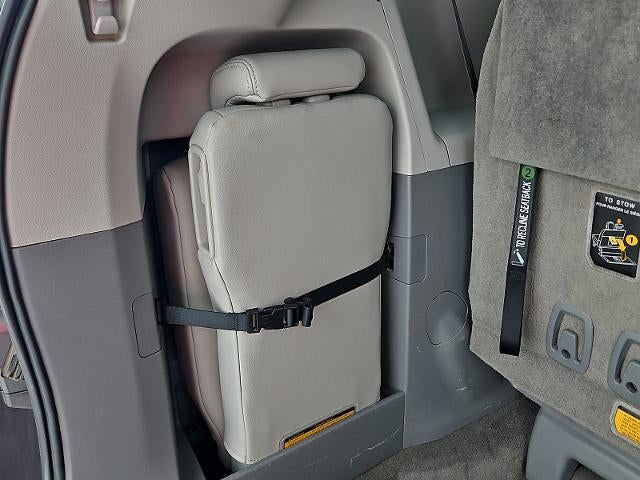 2012 Toyota Sienna 4d Wagon XLE w/Auto Access Seat