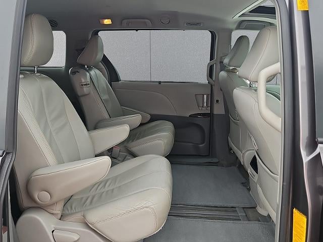 2012 Toyota Sienna 4d Wagon XLE w/Auto Access Seat