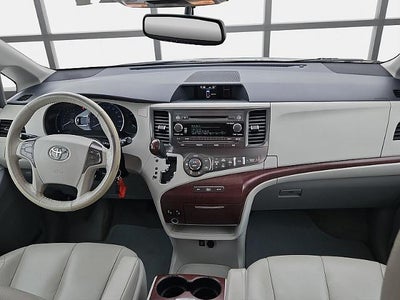 2012 Toyota Sienna 4d Wagon XLE w/Auto Access Seat