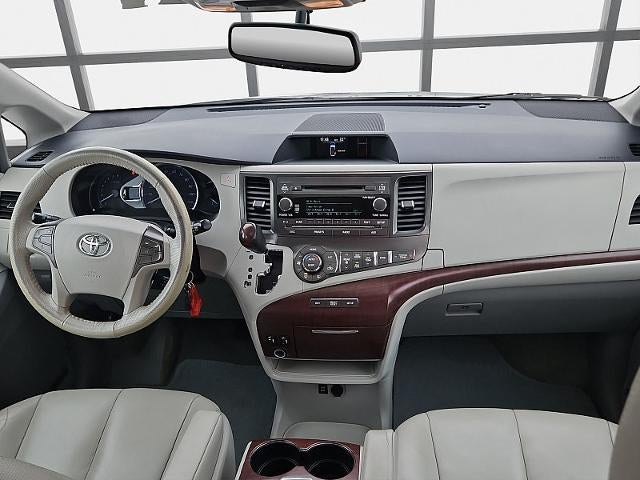 2012 Toyota Sienna 4d Wagon XLE w/Auto Access Seat