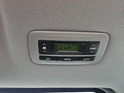 2012 Toyota Sienna 4d Wagon XLE w/Auto Access Seat