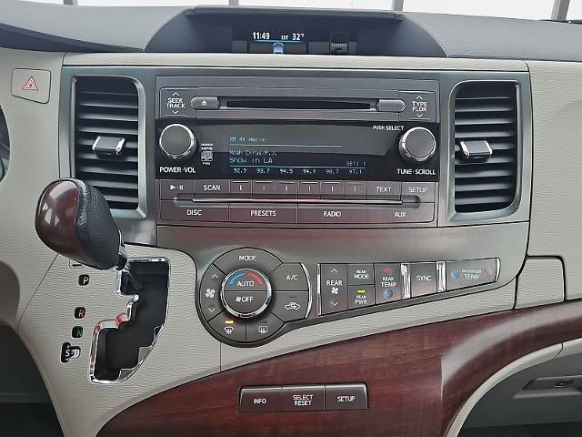 2012 Toyota Sienna 4d Wagon XLE w/Auto Access Seat