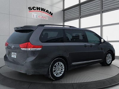 2012 Toyota Sienna 4d Wagon XLE w/Auto Access Seat