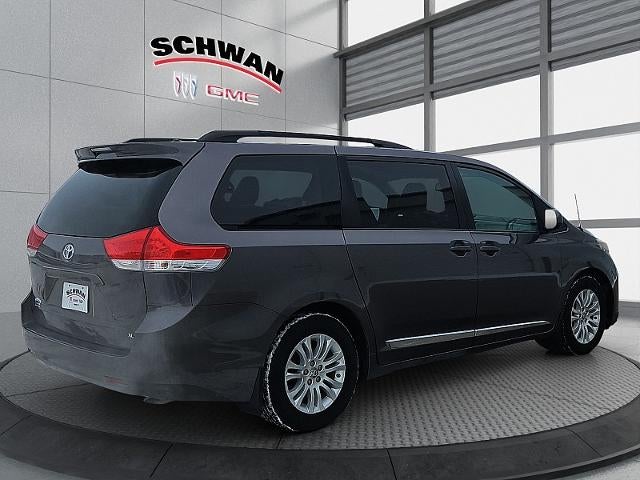 2012 Toyota Sienna 4d Wagon XLE w/Auto Access Seat