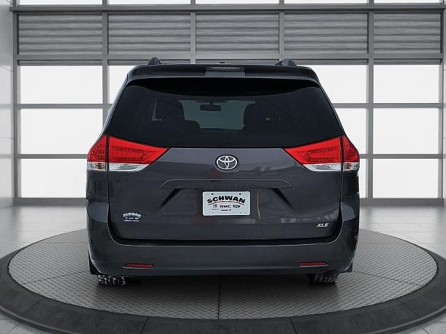2012 Toyota Sienna 4d Wagon XLE w/Auto Access Seat