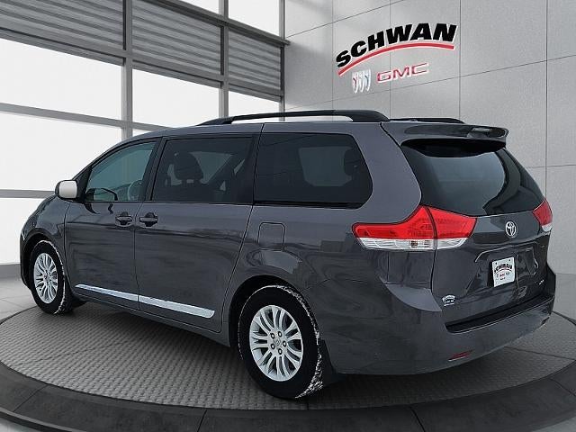 2012 Toyota Sienna 4d Wagon XLE w/Auto Access Seat